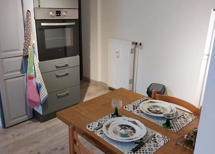 En Pleine Verdure Au Coeur Du Village Appartement *