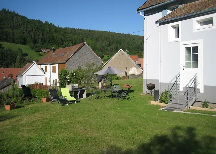 Appartement En Pleine Verdure Au Coeur Du Village